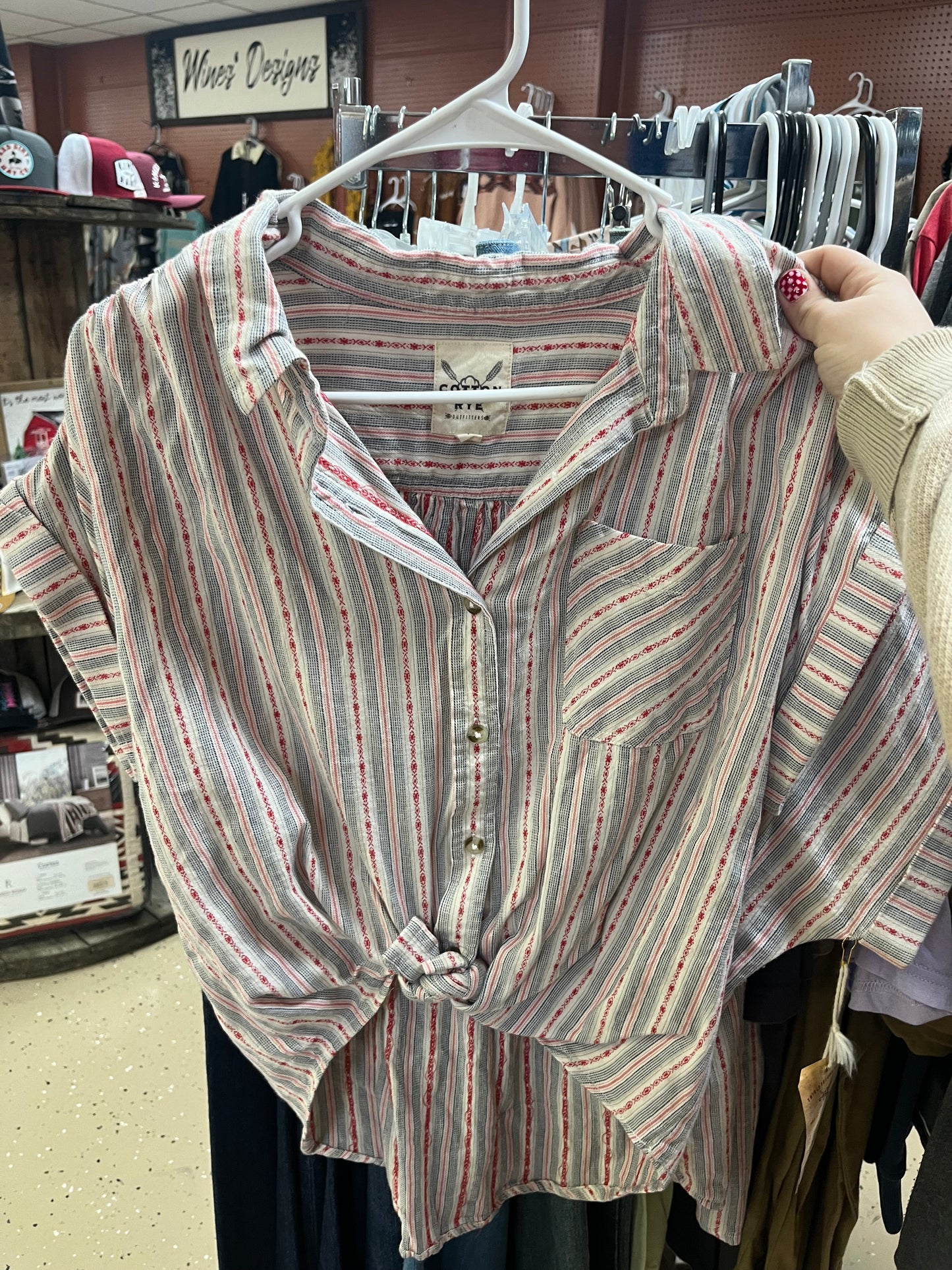 Women’s short sleeve button up