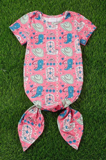 COWGIRL & BOOTS & HAT PRINTED BABY GOWN
