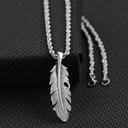 TWISTER FEATHER NECKLACE