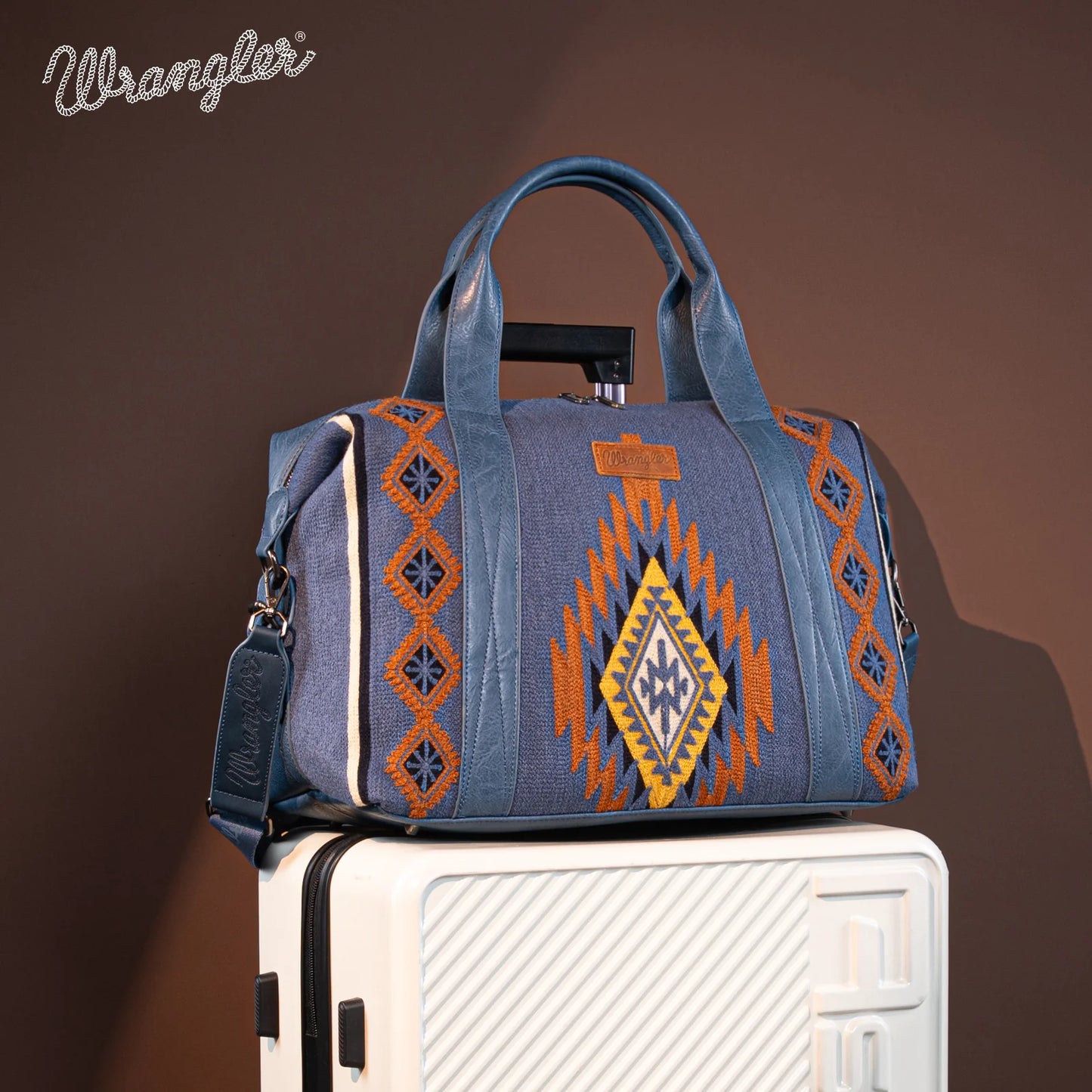 WRANGLER SOUTHWESTERN PRINT DUFFLE BAG