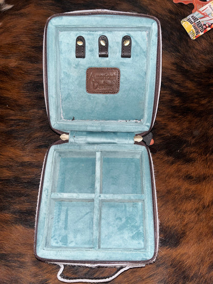 Smaller cowhide and tooled leather jewelry case - Wines'Designs