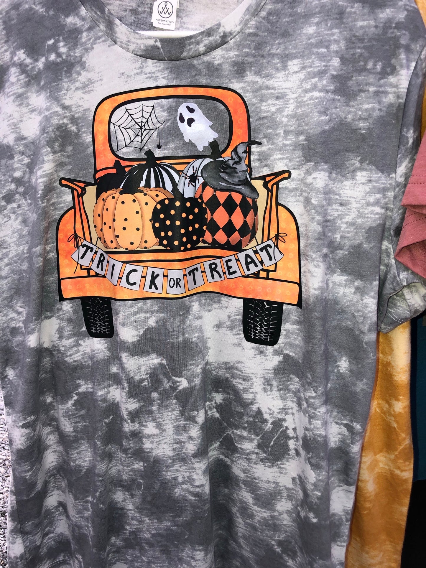 Trick or treat orange truck - Wines'Designs