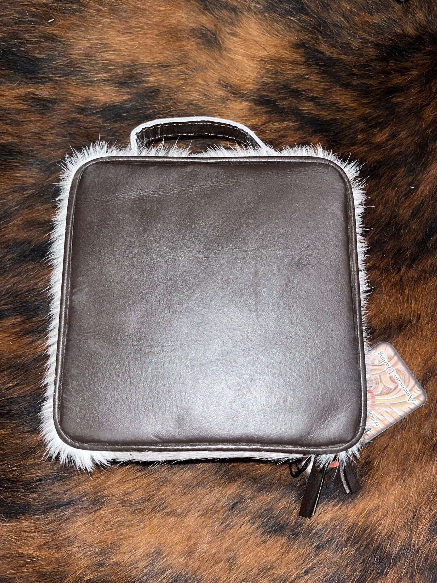 Smaller cowhide and tooled leather jewelry case - Wines'Designs